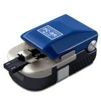 Sumitomo FC-8R-F Fasertrenngerät im geschlossenen Zustand, robustes Design für Glasfaserinstallationen.